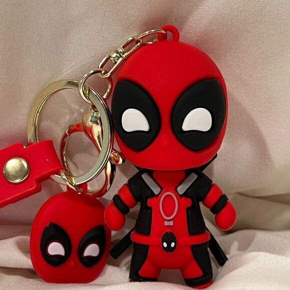 Disney Marvel Deadpool Superhero Keychain Key Ring Bag Backpack Charm NEW - Picture 1 of 4